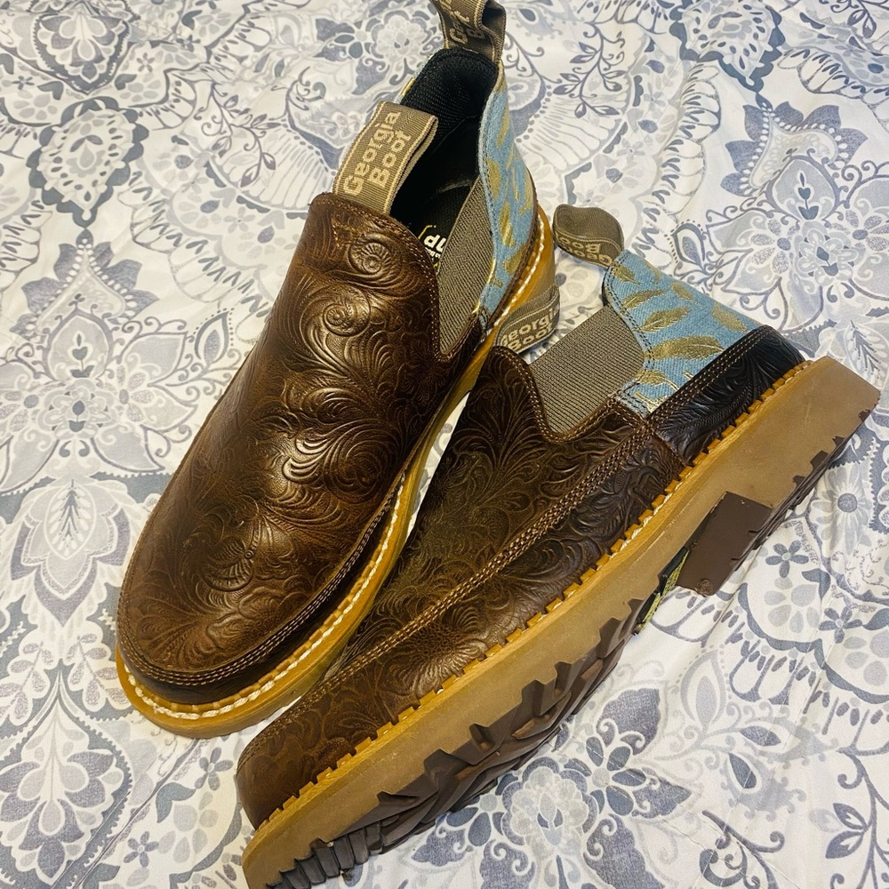 Womens Georgia Boot - Worn Once - Tooled Leather Design